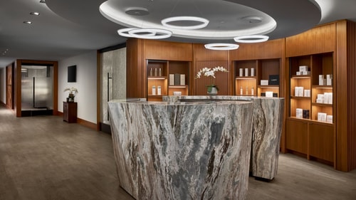 King Room Near To The Seneca Park CHI 11 Luxury Bookings