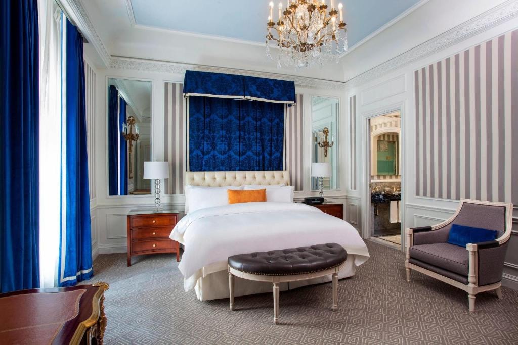 Superior King Room Near The Lunch Box NYC Luxury Bookings