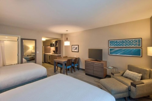 Queen Studio Near Grapeland Water Park MIA 1 Luxury Bookings
