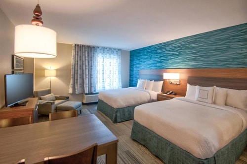 Queen Studio Near Grapeland Water Park MIA 2 Luxury Bookings