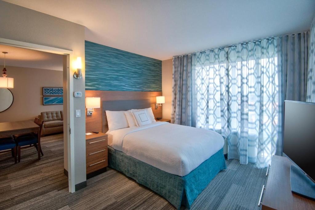 Two Bedroom Suite Near Grapeland Water Park MIA Luxury Bookings