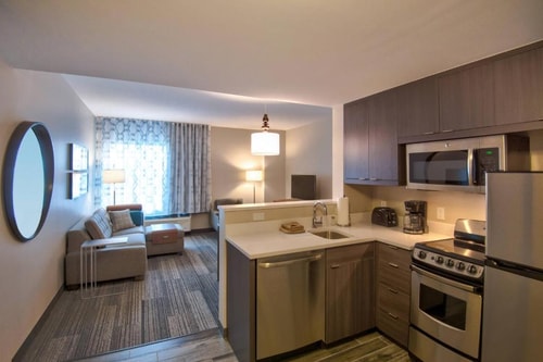 Two Bedroom Suite Near Grapeland Water Park MIA 5 Luxury Bookings