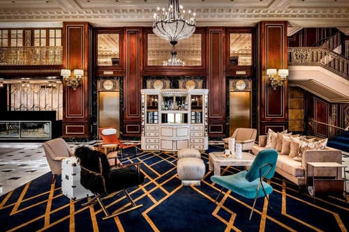 King Room Near College Advising Center CHI 8 Luxury Bookings