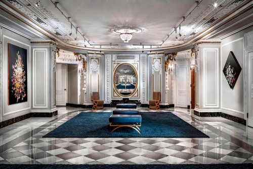 King Room Near College Advising Center CHI 11 Luxury Bookings