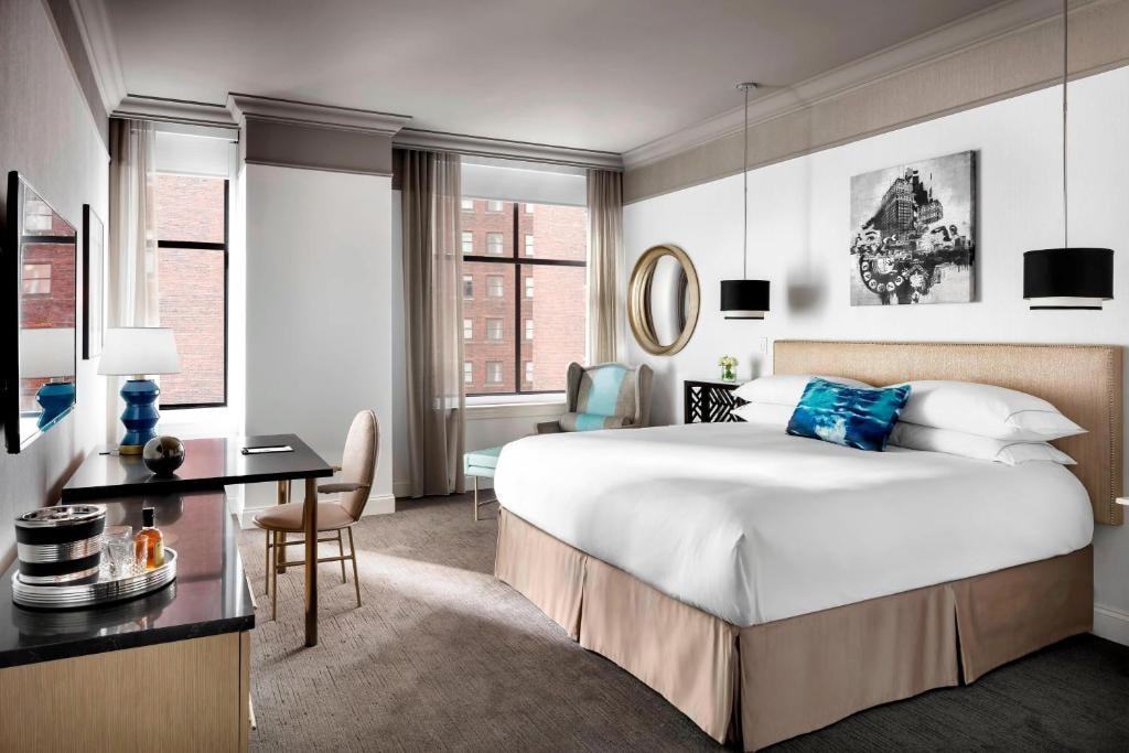 King Room Near College Advising Center CHI Luxury Bookings