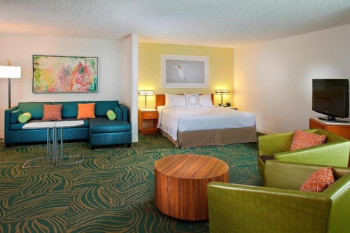 Corner King Room Near Locksmith Elite Orlando 2 Luxury Bookings