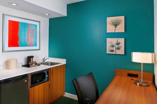 Corner King Room Near Locksmith Elite Orlando 1 Luxury Bookings