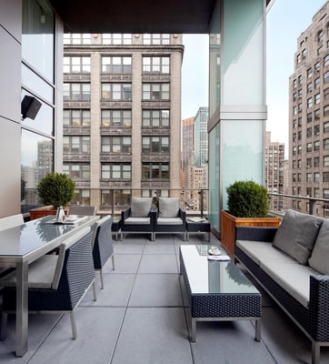 Superior Queen Room Near Commision Music NYC 6 Luxury Bookings