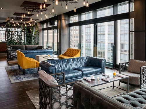 Superior Queen Room Near Commision Music NYC 4 Luxury Bookings