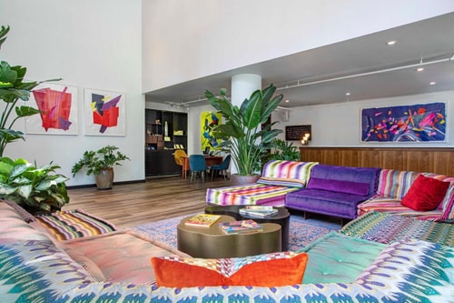 Superior Queen Room Near Commision Music NYC 10 Luxury Bookings