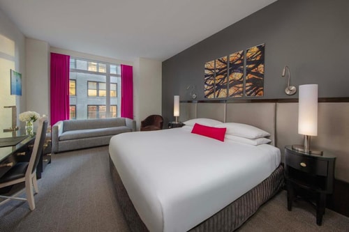 Superior Queen Room Near Commision Music NYC 2 Luxury Bookings