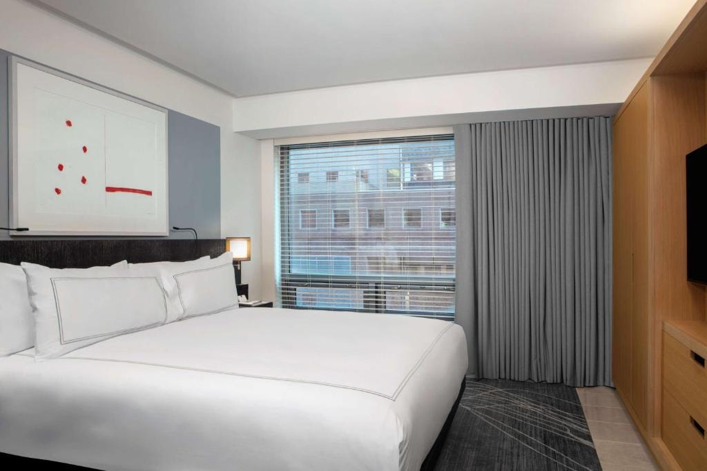 Deluxe King Suite Near Rockefeller Park NYC Luxury Bookings