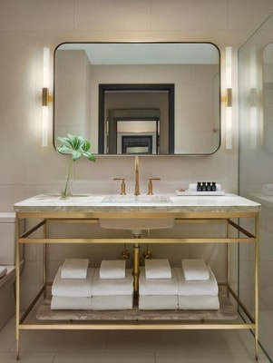 Queen Room Near Museum of Chinese in America NYC 5 Luxury Bookings