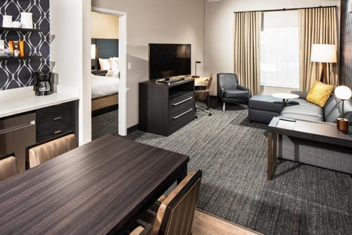 1 Bedroom Suite Near Starbucks LAS Luxury Bookings