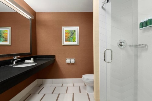 King Room Near Concentra Urgent Care LAS 2 Luxury Bookings