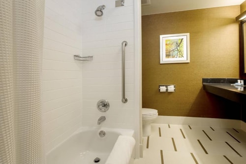 King Room Near Concentra Urgent Care LAS 4 Luxury Bookings