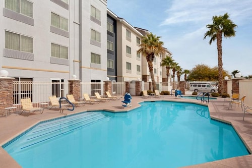King Room Near Concentra Urgent Care LAS 13 Luxury Bookings
