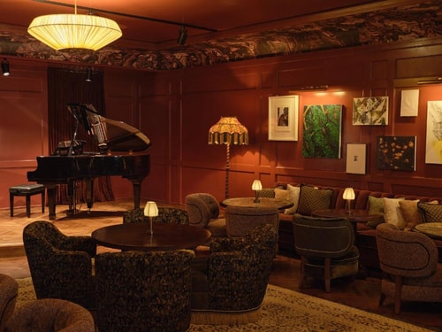 Crash Pad Near Oscar Wilde NYC 8 Luxury Bookings