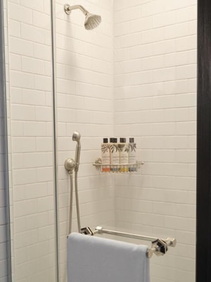 Crash Pad Near Oscar Wilde NYC 3 Luxury Bookings