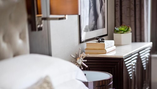 Deluxe King Room Near Carnegie Hall NYC 1 Luxury Bookings