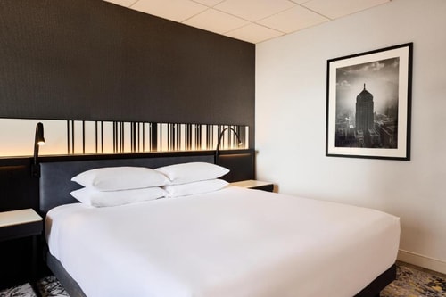 King Room Near Foresight Hospital and Health CHI 2 Luxury Bookings