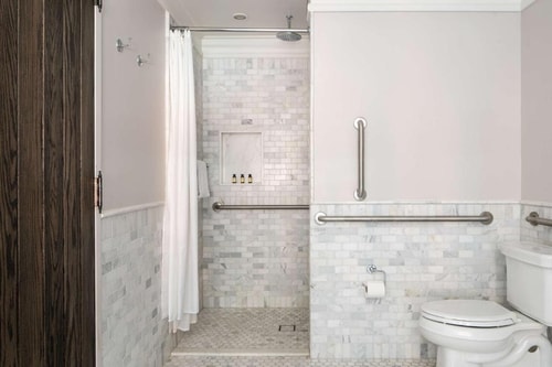 Queen Room Near Da Claudio NYC 5 Luxury Bookings
