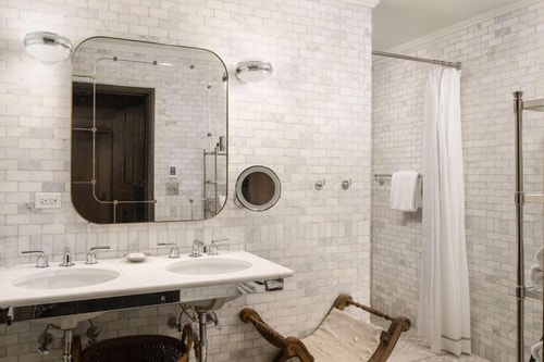 Queen Room Near Da Claudio NYC 6 Luxury Bookings