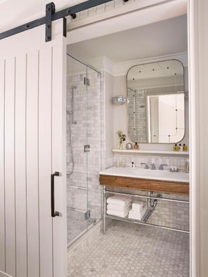 Queen Room Near Da Claudio NYC 8 Luxury Bookings