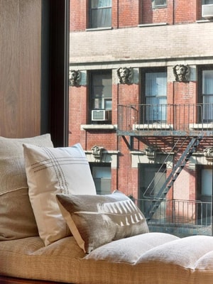 Queen Room Near The Pond at Central Park NYC 1 Luxury Bookings