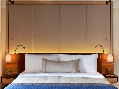 Queen Room Near The Pond at Central Park NYC 2 Luxury Bookings