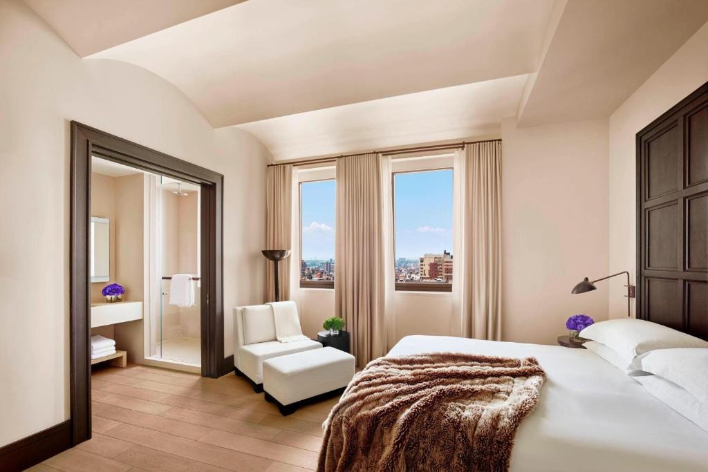 Deluxe King Room Near Madison Square Park NYC Luxury Bookings