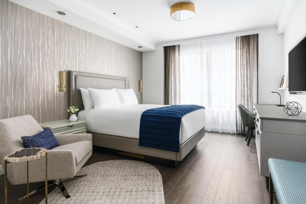 Standard Queen Room Near Beacon Theatre NYC Luxury Bookings