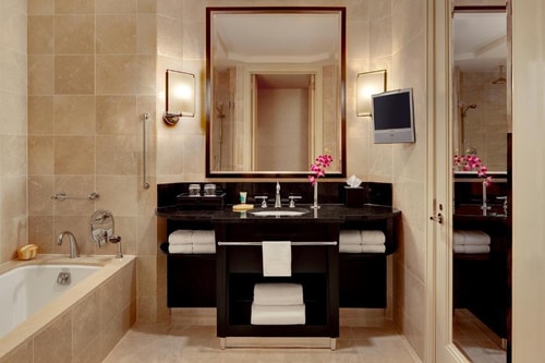 King Room Near Maine Monument NYC 1 Luxury Bookings