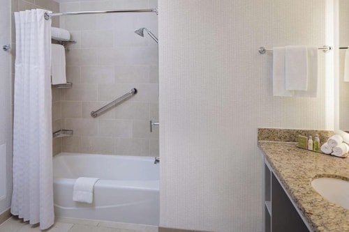 King Room Near Product School CHI 5 Luxury Bookings