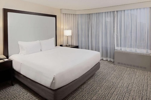 King Room Near Product School CHI Luxury Bookings