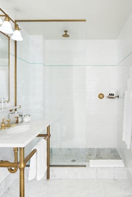 Queen Room Near Alberts Garden NYC 2 Luxury Bookings