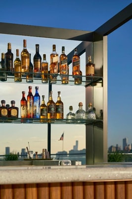 Standard Queen Room Near Tribeca Park NYC 3 Luxury Bookings