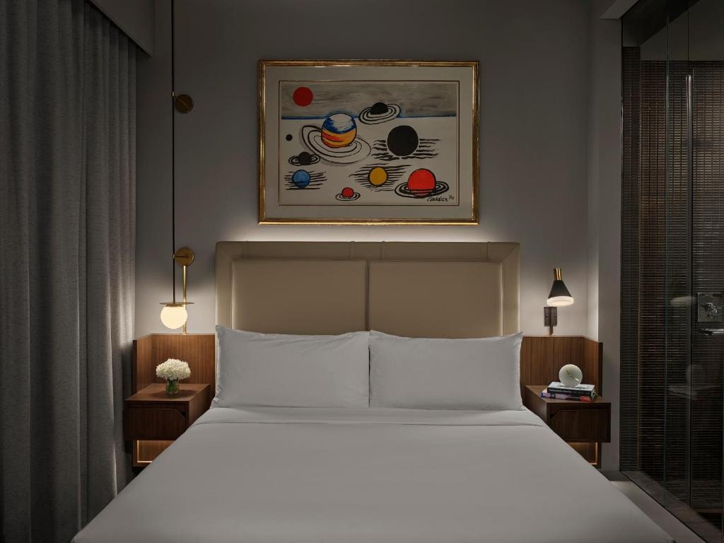 Standard Queen Room Near Tribeca Park NYC Luxury Bookings
