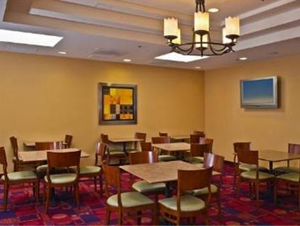 Queen Studio Near Embassy of Indonesia WDC 7 Luxury Bookings