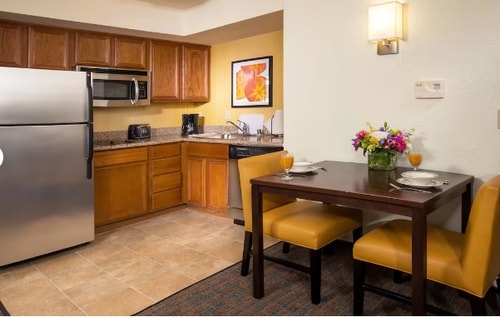 Queen Studio Near Embassy of Indonesia WDC 3 Luxury Bookings