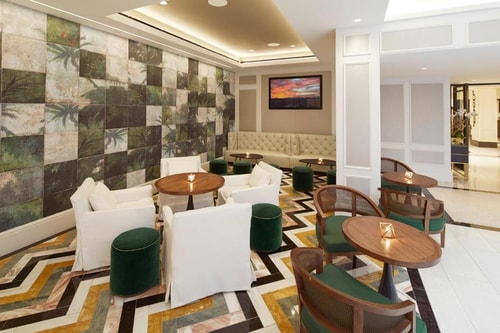 London Suite Near Precision Academic Tutoring LA 7 Luxury Bookings