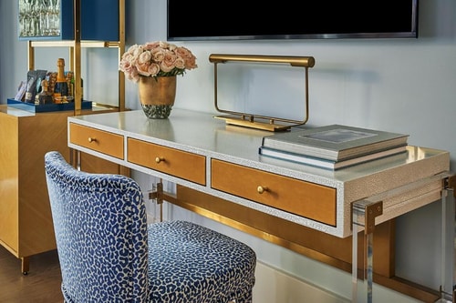 King Room Near William S Hart Park Restrooms LA 2 Luxury Bookings