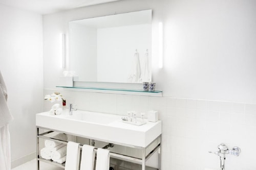 King Room Near Goudy William Square Park CHI 2 Luxury Bookings