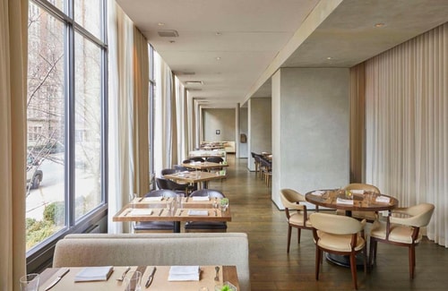 King Room Near Goudy William Square Park CHI 6 Luxury Bookings