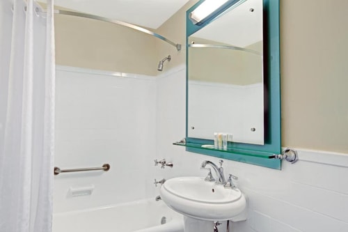 Standard Room Near Sam Ash Music Stores NYC 3 Luxury Bookings