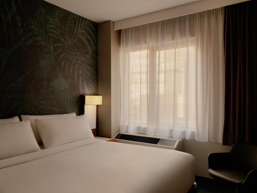 Standard King Room Near Liberty Park NYC 1 Luxury Bookings