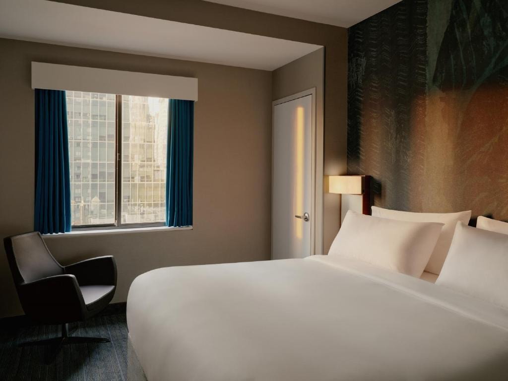 Standard King Room Near Liberty Park NYC Luxury Bookings