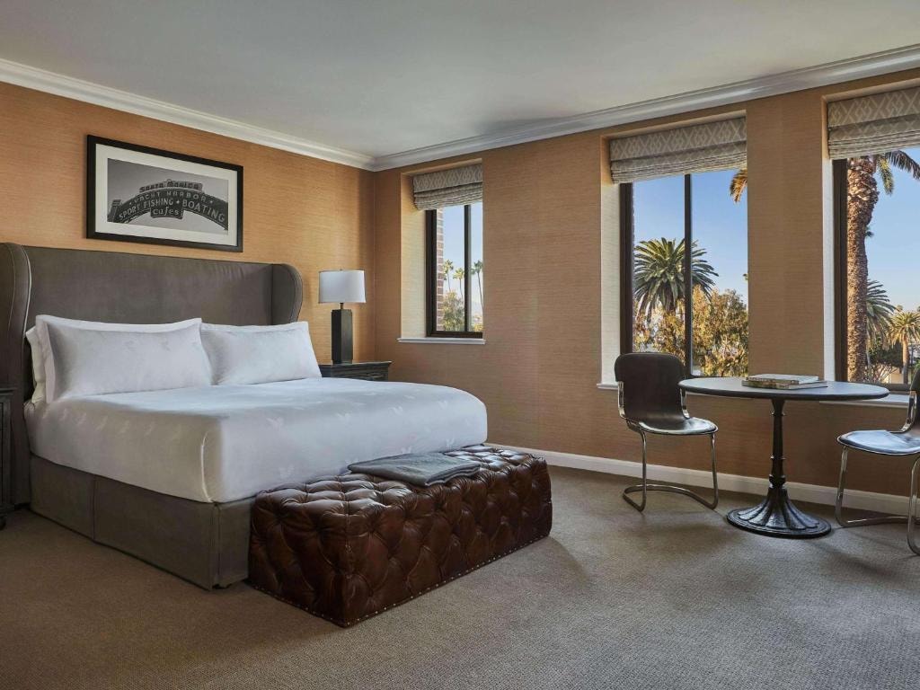 King Room Near Dogtown Coffee North LA Luxury Bookings