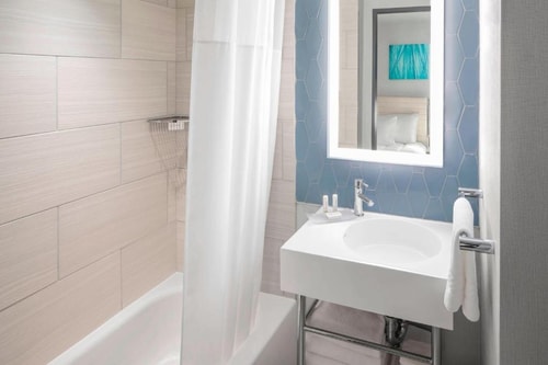 King Room Near Theaterlab NYC 2 Luxury Bookings