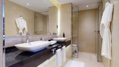 One Bedroom Suite Near Internet Metro Station 5 Luxury Bookings